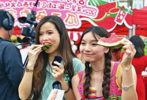 已满十八岁电视剧完整版官方版下载：探索成人内容的多样选择