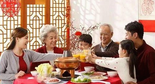 乌鲁木齐市用户热议：黄色软件下载免费版的最新动态